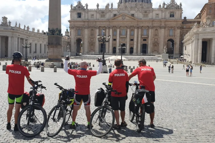 Four pilgrims from Pelplin, northern Poland, arrive in St. Peter’s Square at the Vatican, July 14, 2021.?w=200&h=150